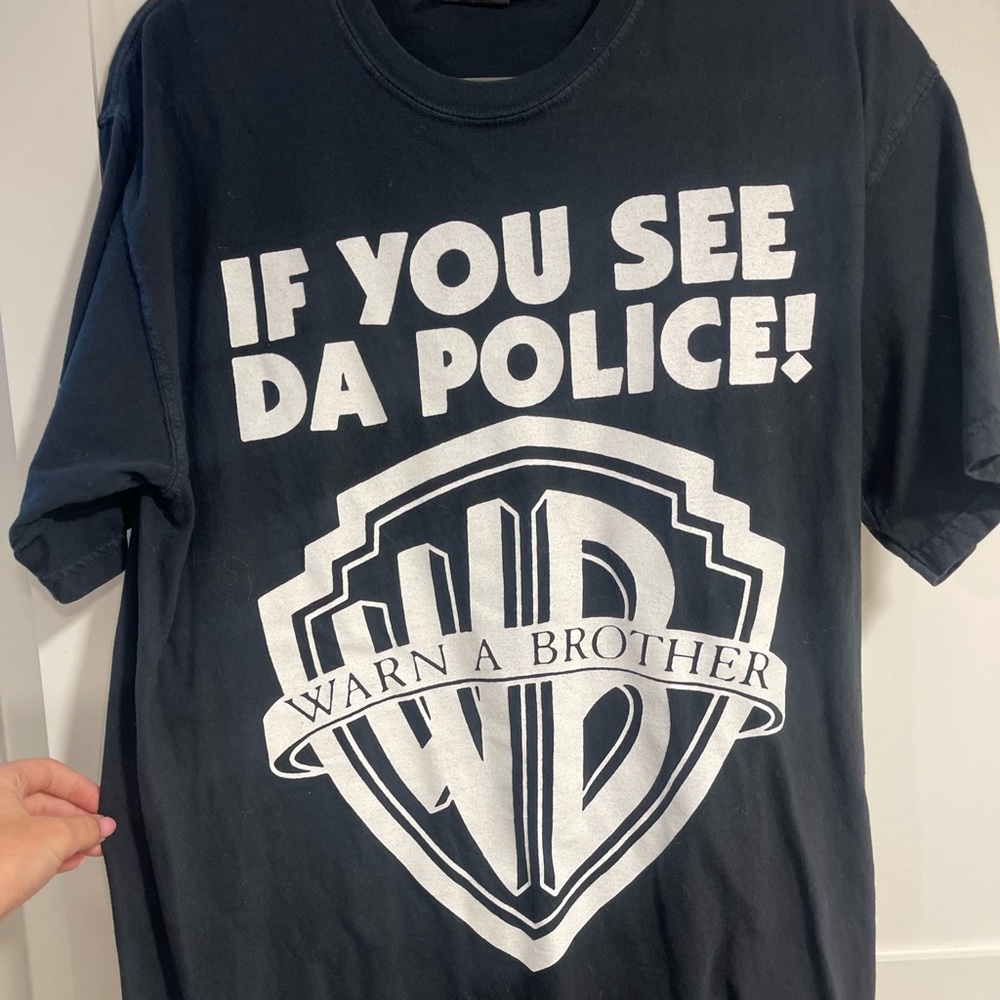 Black graphic tee. Great condition.